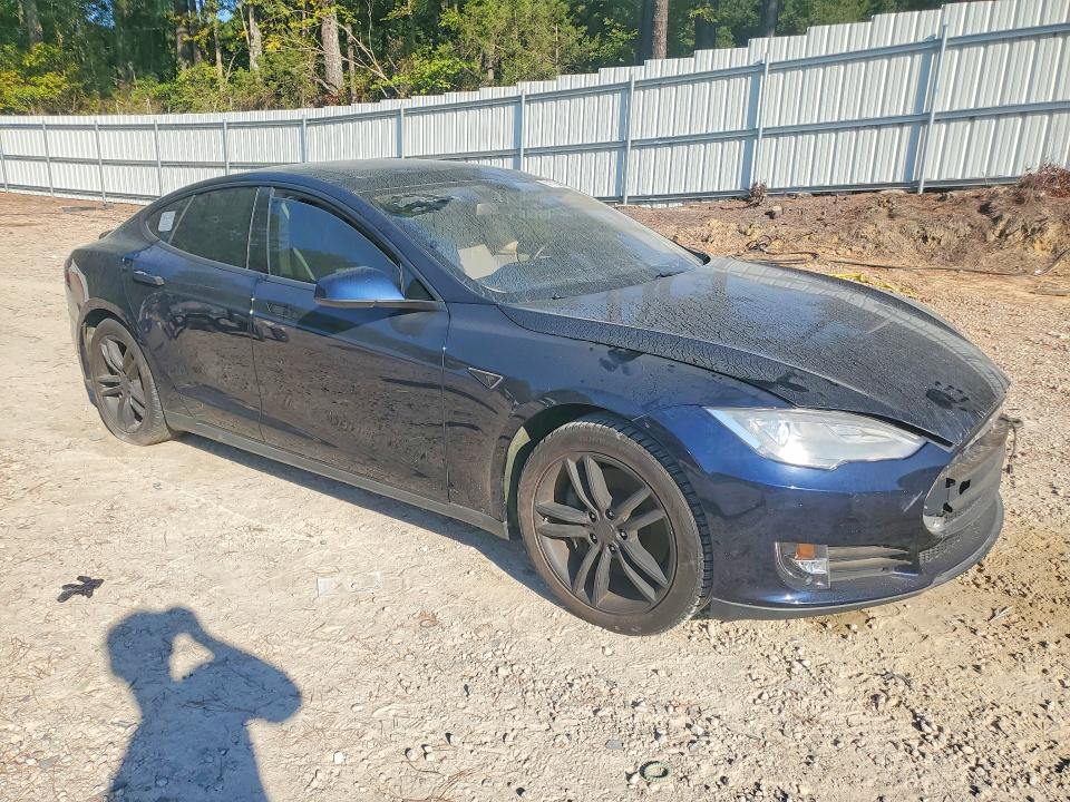 71178596 :رقم المزاد ، 5YJSA1H17EFP35169 vin ، 2014 Tesla Model S مزاد بيع