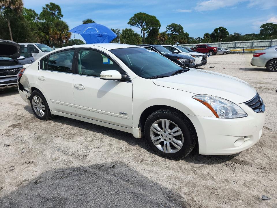 2010 Nissan Altima მანქანა იყიდება აუქციონზე, vin: 1N4CL2AP6AC111959, აუქციონის ნომერი: 72323736
