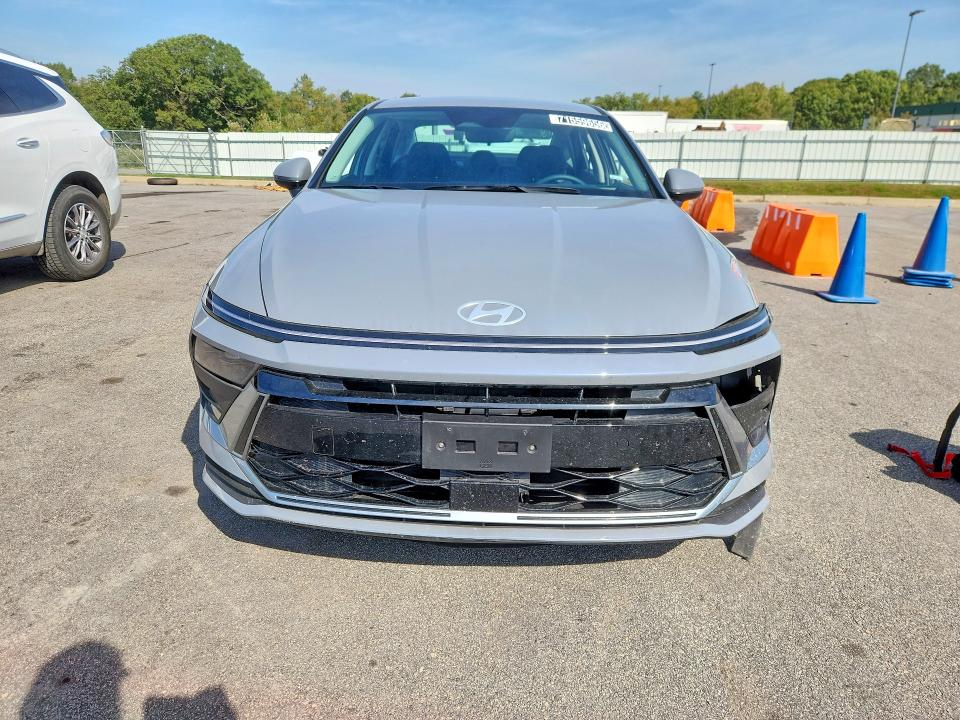 2026 Hyundai Sonata Hybrid მანქანა იყიდება აუქციონზე, vin: KMHL24JJ5TA167440, აუქციონის ნომერი: 71559656