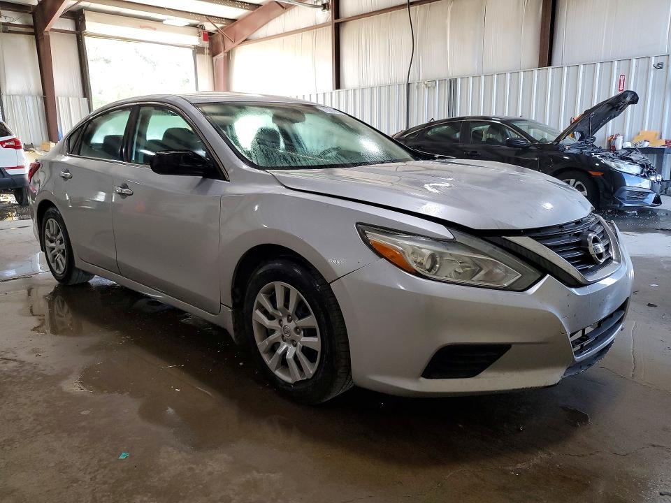 Продаж на аукціоні авто 2017 Nissan Altima, vin: 1N4AL3AP0HC258270, номер лоту: 71961026