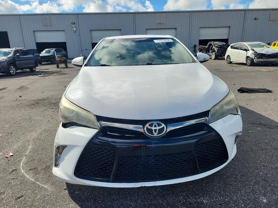2017 Toyota Camry მანქანა იყიდება აუქციონზე, vin: 4T1BF1FK2HU339588, აუქციონის ნომერი: 71079436