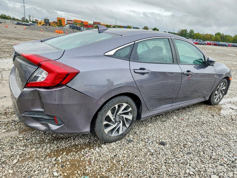 71178266 :رقم المزاد ، 2HGFC2F77JH570948 vin ، 2018 Honda Civic مزاد بيع