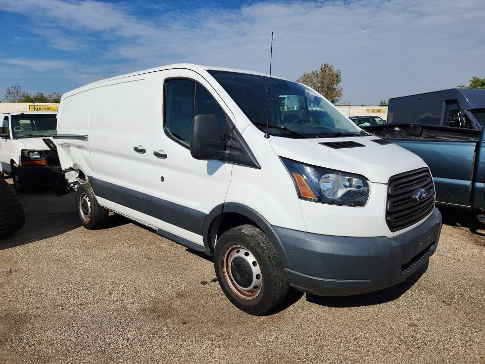 69621756 :رقم المزاد ، 1FTYR1YM2GKB24033 vin ، 2016 Ford Transit مزاد بيع