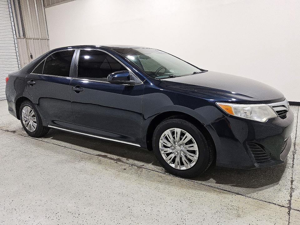 72391026 :رقم المزاد ، 4T1BF1FK7CU103818 vin ، 2012 Toyota Camry مزاد بيع