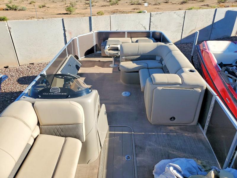 71679566 :رقم المزاد ، BUJ12907D121 vin ، 2021 Suntracker Boat&trlr مزاد بيع