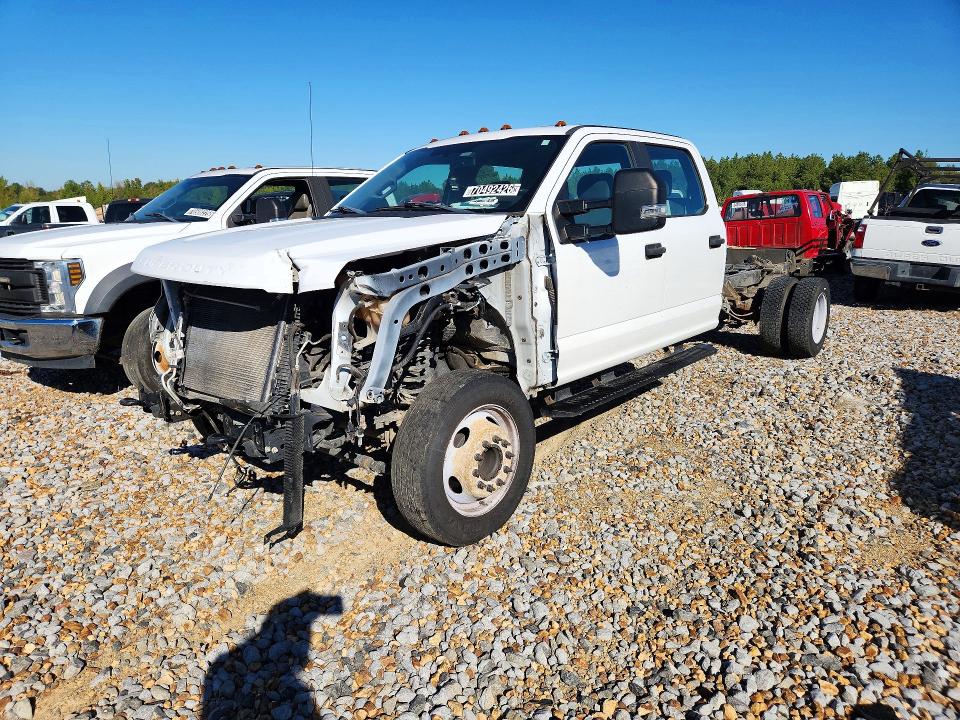 70492426 :رقم المزاد ، 1FD0W5GY5JEC52110 vin ، 2018 Ford F550 مزاد بيع