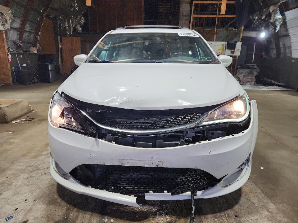 71099696 :رقم المزاد ، 2C4RC1BG0LR106733 vin ، 2020 Chrysler Pacifica مزاد بيع
