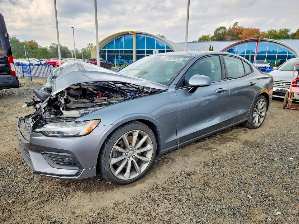 70720776 :رقم المزاد ، 7JRA22TK0LG039871 vin ، 2020 Volvo S60 مزاد بيع
