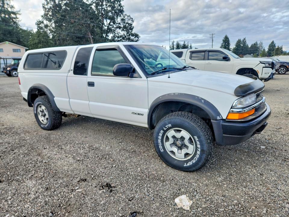 71495986 :رقم المزاد ، 1GCCT19W7Y8245442 vin ، 2000 Chevrolet S Truck مزاد بيع