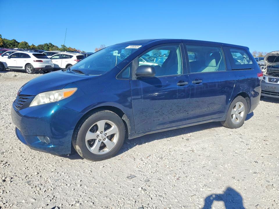 Aukcja sprzedaży 2011 Toyota Sienna, vin: 5TDKA3DCXBS002219, numer aukcji: 71360926