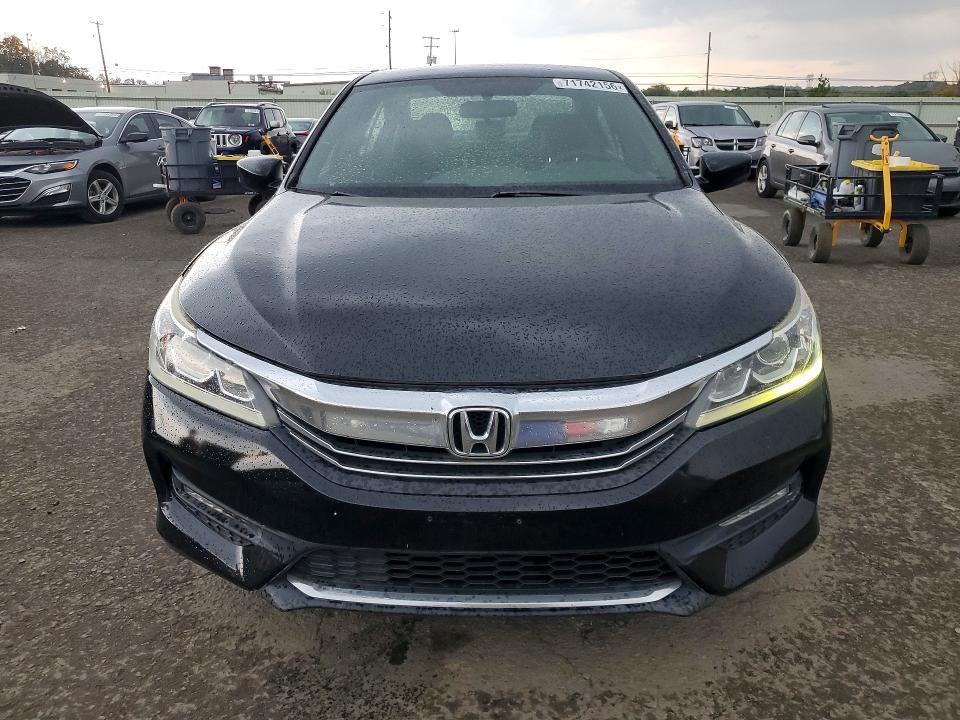 Продажа на аукционе авто 2017 Honda Accord, vin: 1HGCR2F59HA021826, номер лота: 71742156