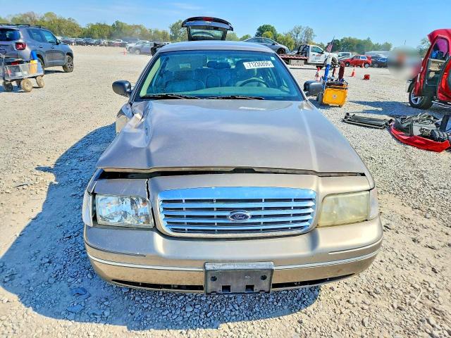 Продаж на аукціоні авто 2004 Ford Crown Victoria, vin: 2FAFP74W64X115681, номер лоту: 71236896