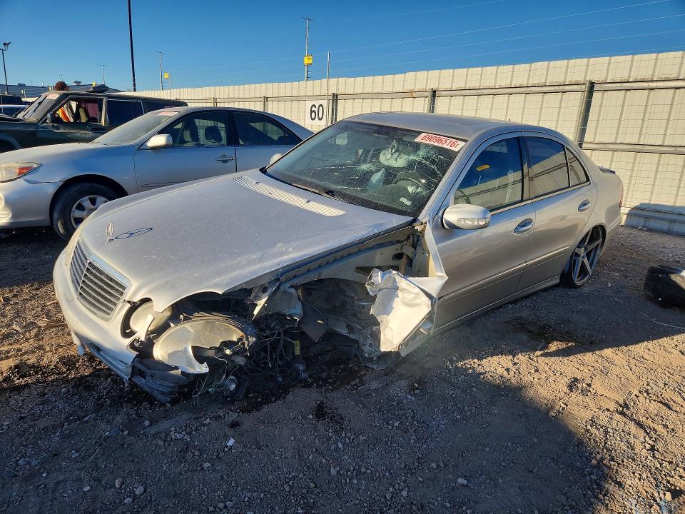 2004 Mercedes-benz E მანქანა იყიდება აუქციონზე, vin: WDBUF70J44A548955, აუქციონის ნომერი: 69096516