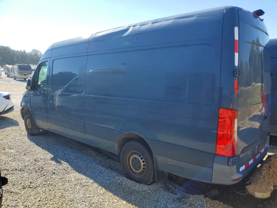 71715946 :رقم المزاد ، W1Y40CHY4MT071022 vin ، 2021 Mercedes-benz Sprinter مزاد بيع