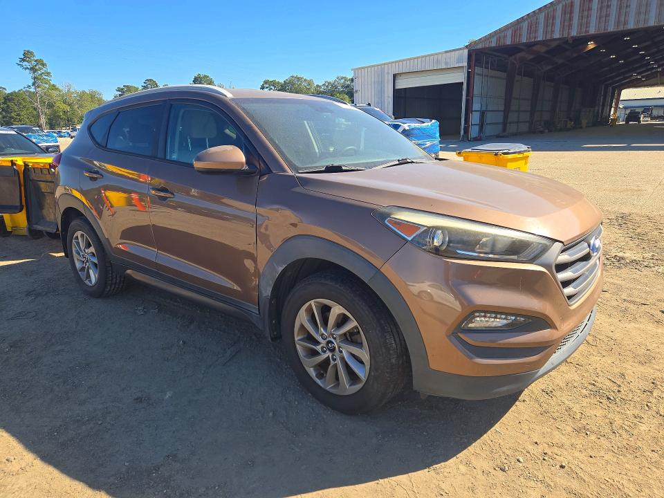 2016 Hyundai Tucson მანქანა იყიდება აუქციონზე, vin: KM8J33A45GU138954, აუქციონის ნომერი: 71307386