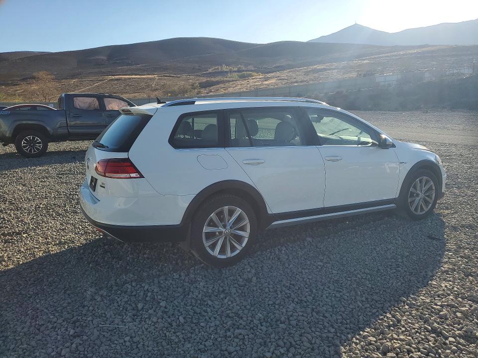 Продаж на аукціоні авто 2018 Volkswagen Golf Alltrack, vin: 3VWH17AU7JM759850, номер лоту: 71024786