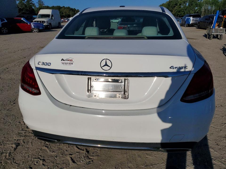 2015 Mercedes-benz C მანქანა იყიდება აუქციონზე, vin: 55SWF4KB6FU014153, აუქციონის ნომერი: 71871986