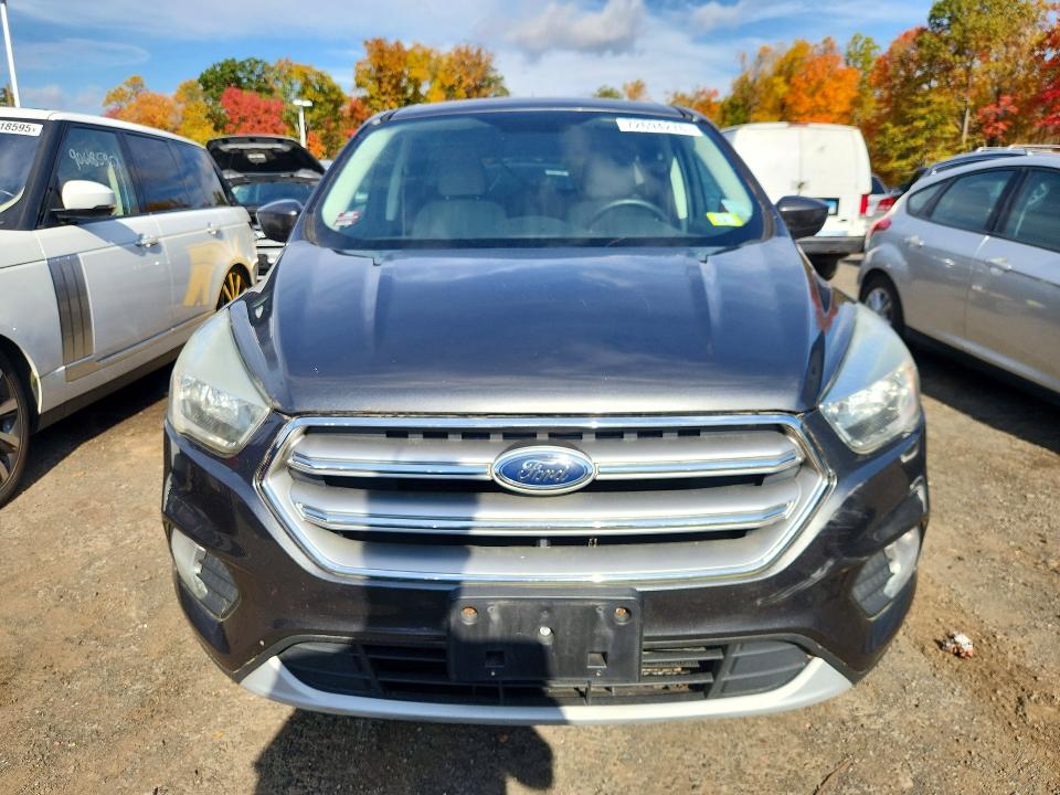 72694276 :رقم المزاد ، 1FMCU9GD4HUB93641 vin ، 2017 Ford Escape مزاد بيع