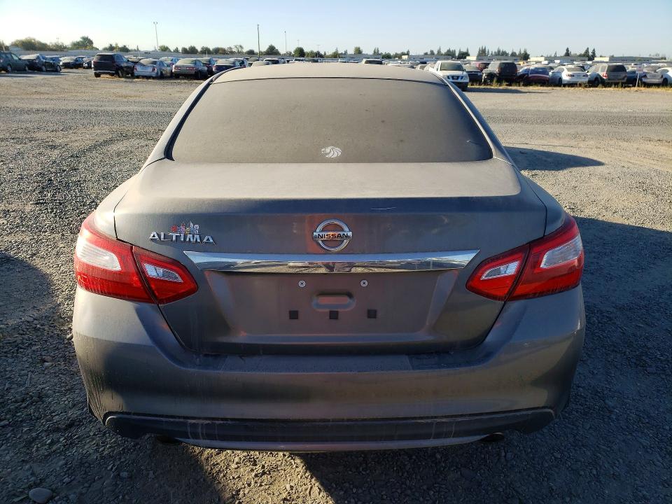 2017 Nissan Altima მანქანა იყიდება აუქციონზე, vin: 1N4AL3AP0HN328581, აუქციონის ნომერი: 70578606