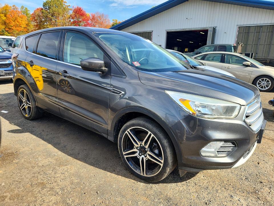 72694276 :رقم المزاد ، 1FMCU9GD4HUB93641 vin ، 2017 Ford Escape مزاد بيع