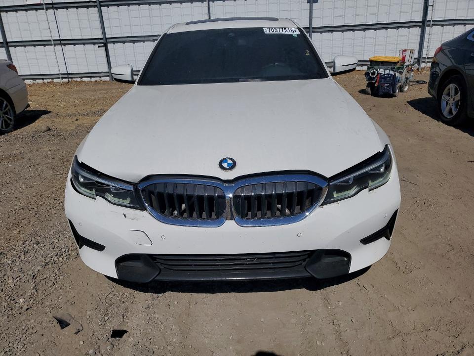 70377516 :رقم المزاد ، 3MW5R1J06M8C06870 vin ، 2021 Bmw 330i مزاد بيع
