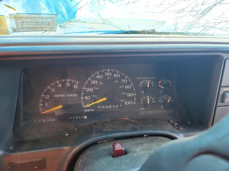 68995836 :رقم المزاد ، 1GCGC24R7XR718287 vin ، 1999 Chevrolet Gmt-400 مزاد بيع