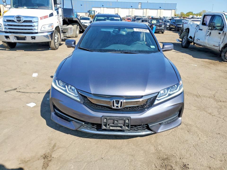 71929546 :رقم المزاد ، 1HGCT1B8XHA005999 vin ، 2017 Honda Accord مزاد بيع