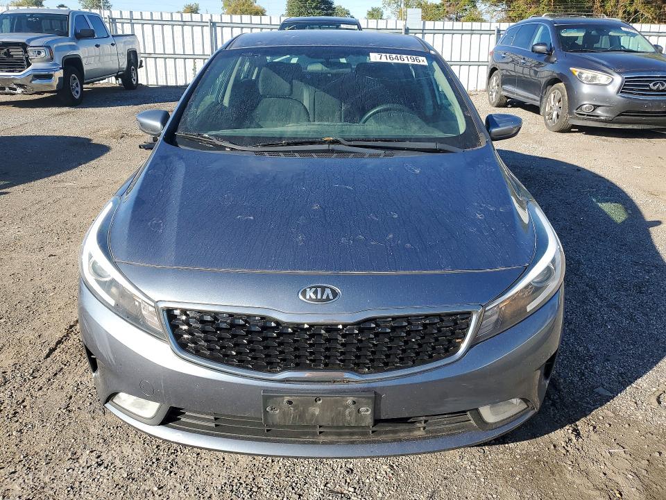 71646196 :رقم المزاد ، 3KPFL4A72JE261871 vin ، 2018 Kia Forte مزاد بيع