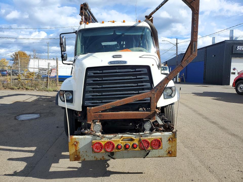 Продажа на аукционе авто 2013 Freightliner 108sd, vin: 1FVAG5BS1DHBY4181, номер лота: 71603006