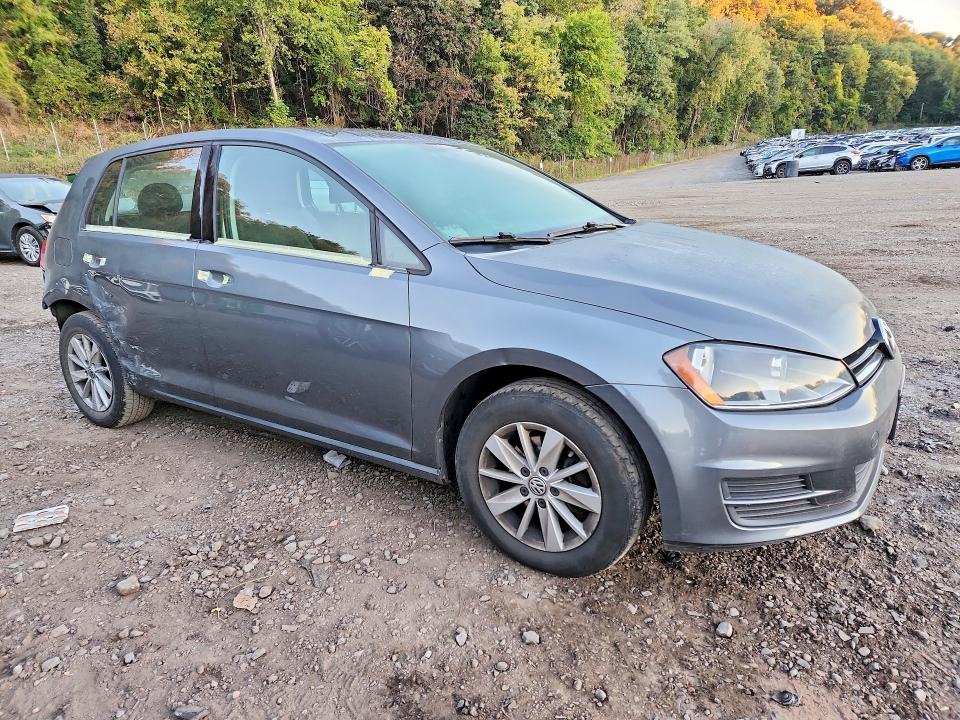 70524426 :رقم المزاد ، 3VW117AUXHM044685 vin ، 2017 Volkswagen Golf مزاد بيع