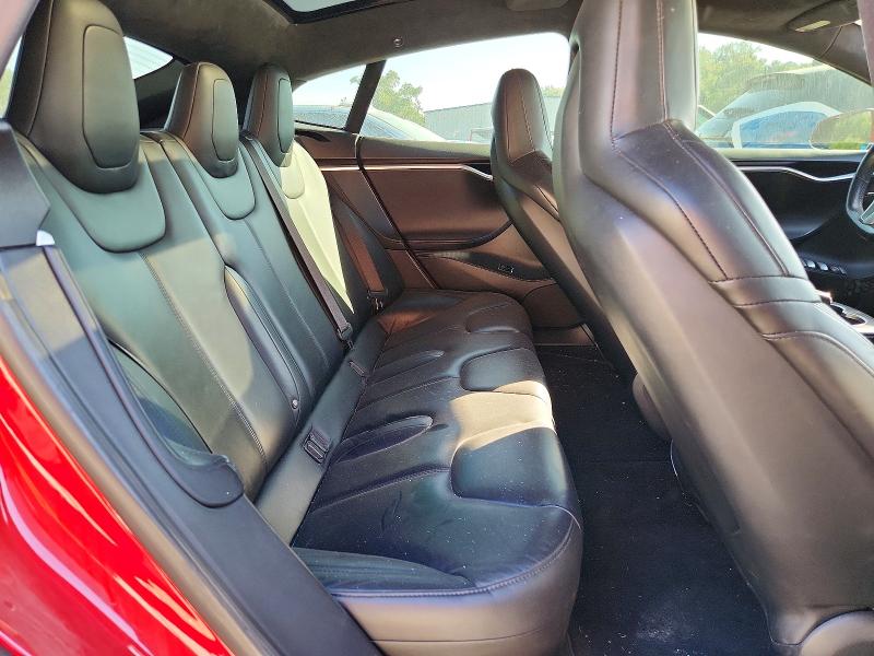 70314796 :رقم المزاد ، 5YJSA1E4XFF113987 vin ، 2015 Tesla Model S مزاد بيع