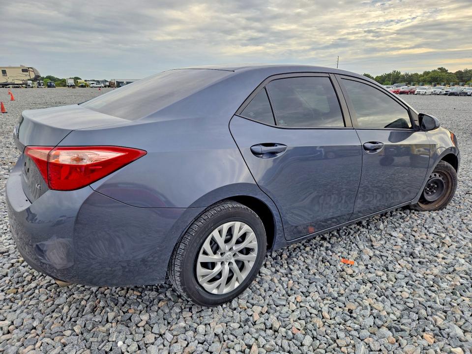 71077666 :رقم المزاد ، 5YFBURHE4KP941865 vin ، 2019 Toyota Corolla مزاد بيع