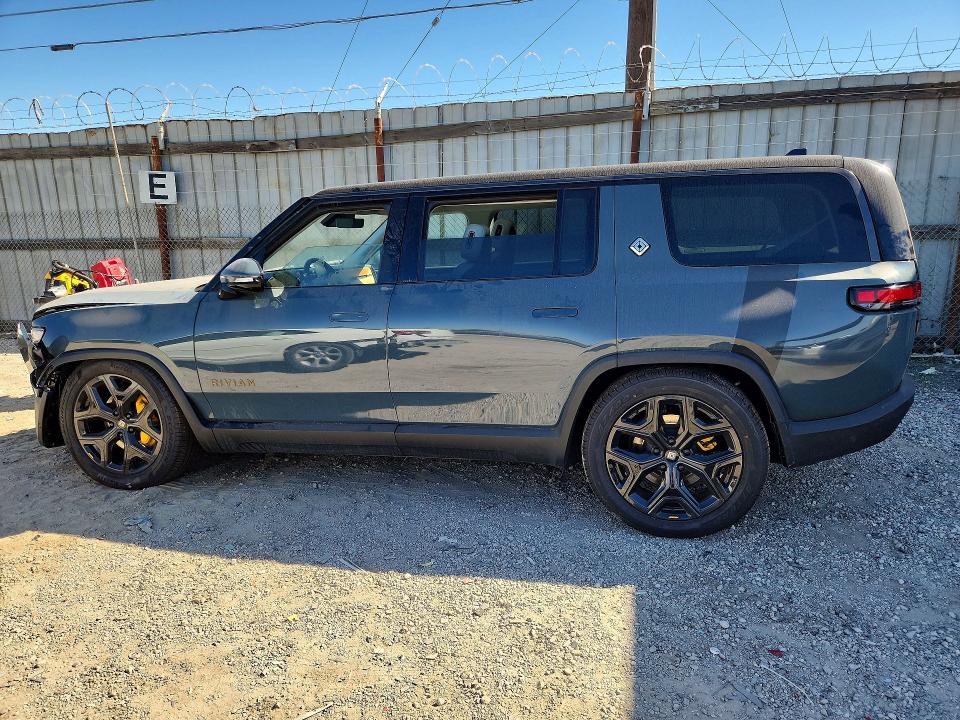 Auction sale of the 2025 Rivian R1s, vin: 7PDSGCBP6SN061237, lot number: 70720256