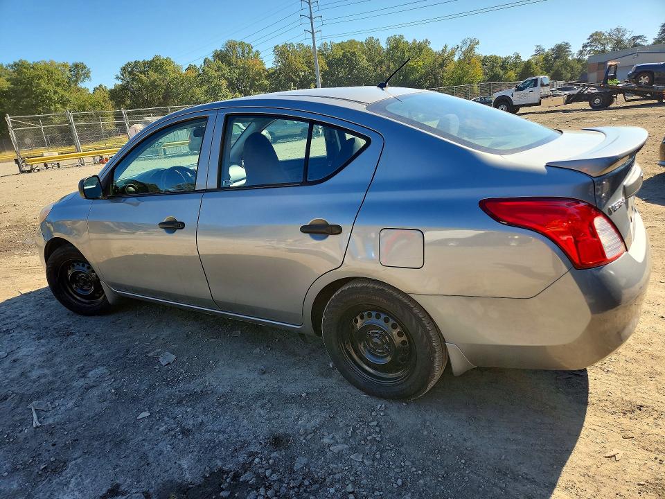 72367496 :رقم المزاد ، 3N1CN7AP1EL807563 vin ، 2014 Nissan Versa مزاد بيع