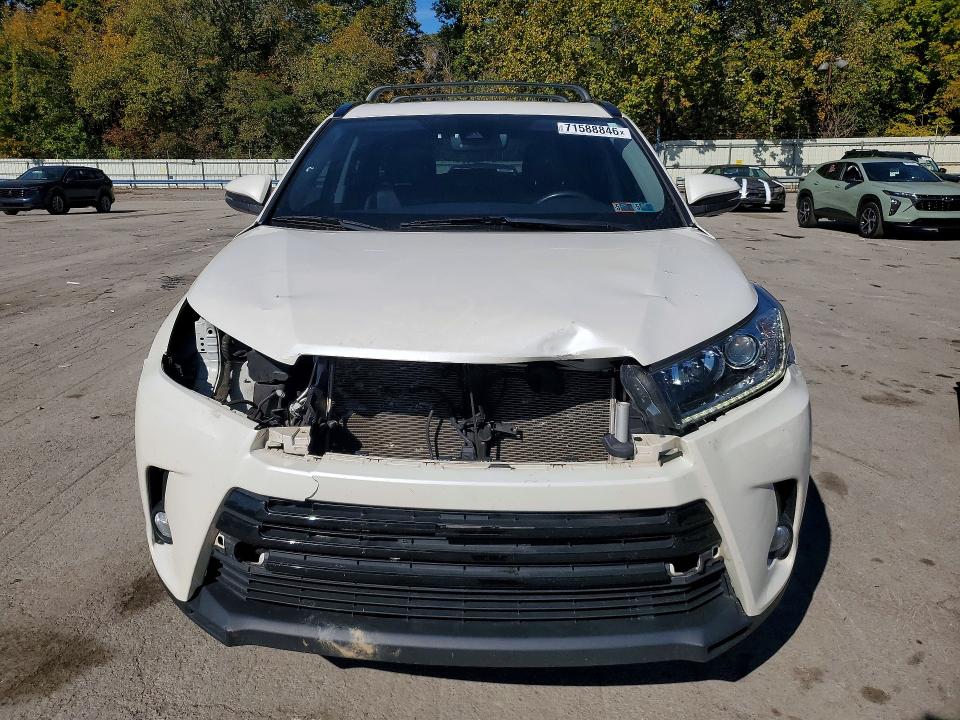 Продажа на аукционе авто 2018 Toyota Highlander, vin: 5TDJZRFH3JS817473, номер лота: 71588846
