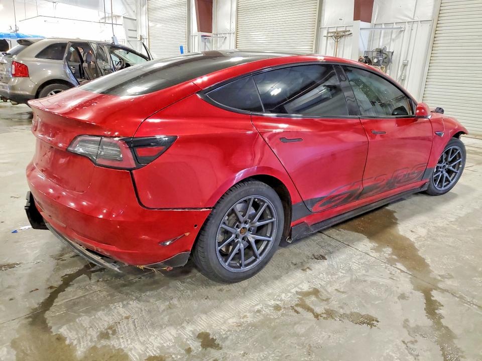 Продажа на аукционе авто 2018 Tesla Model 3, vin: 5YJ3E1EA1JF051340, номер лота: 71069876