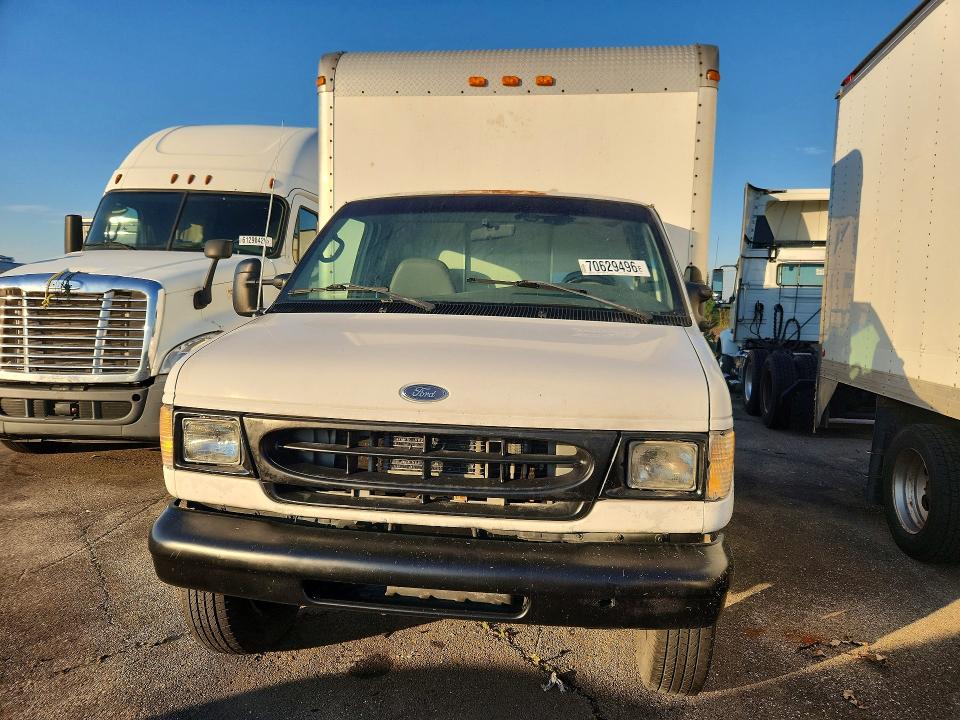 70629496 :رقم المزاد ، 1FDWE35L51HA24437 vin ، 2001 Ford E350 مزاد بيع