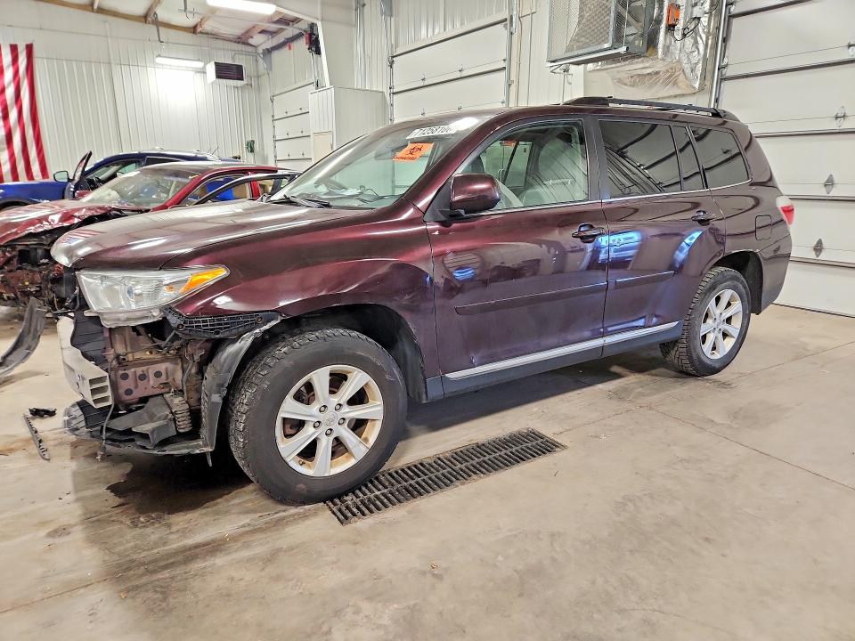 71258106 :رقم المزاد ، 5TDBK3EH2CS134240 vin ، 2012 Toyota Highlander مزاد بيع