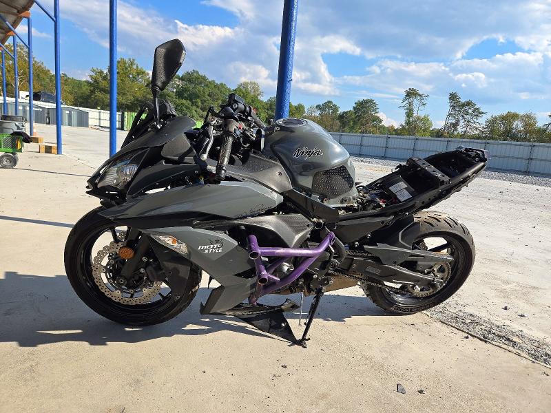 73589716 :رقم المزاد ، JKAEXEJ15JDA02341 vin ، 2018 Kawasaki Ex650 مزاد بيع