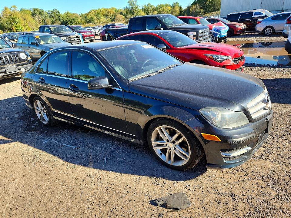 2013 Mercedes-benz C მანქანა იყიდება აუქციონზე, vin: WDDGF8AB9DR250839, აუქციონის ნომერი: 71622726