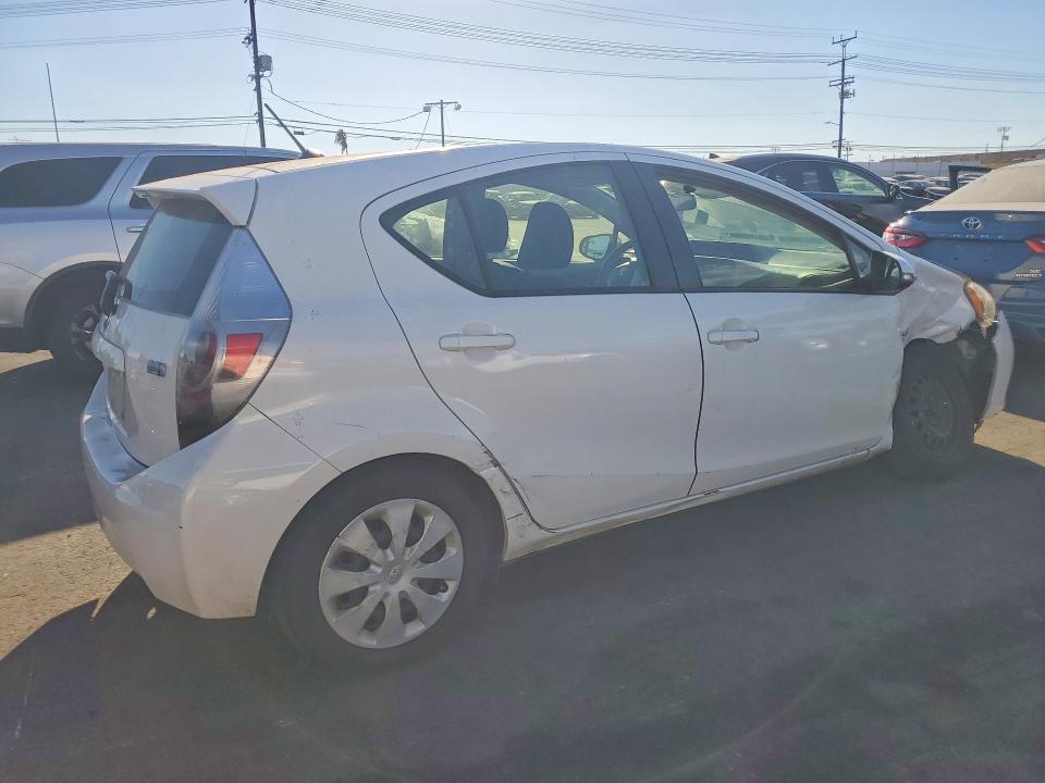 2012 Toyota Prius C მანქანა იყიდება აუქციონზე, vin: JTDKDTB37C1015681, აუქციონის ნომერი: 71772316