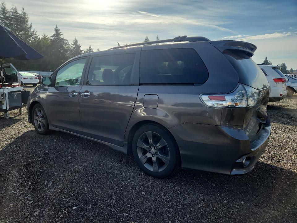 Продажа на аукционе авто 2016 Toyota Sienna, vin: 5TDXK3DC7GS740568, номер лота: 70559966