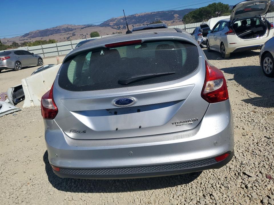2013 Ford Focus მანქანა იყიდება აუქციონზე, vin: 1FADP3N2XDL370343, აუქციონის ნომერი: 72204176