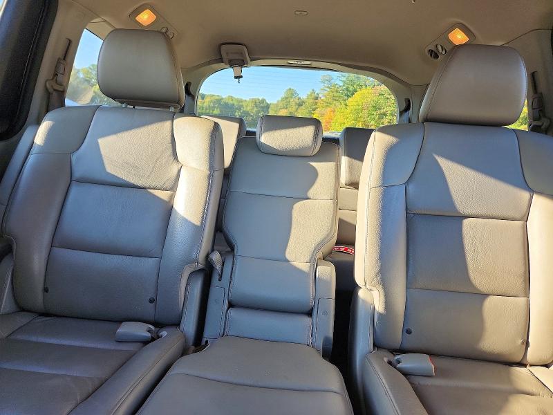 72042586 :رقم المزاد ، 5FNRL5H67BB064383 vin ، 2011 Honda Odyssey مزاد بيع