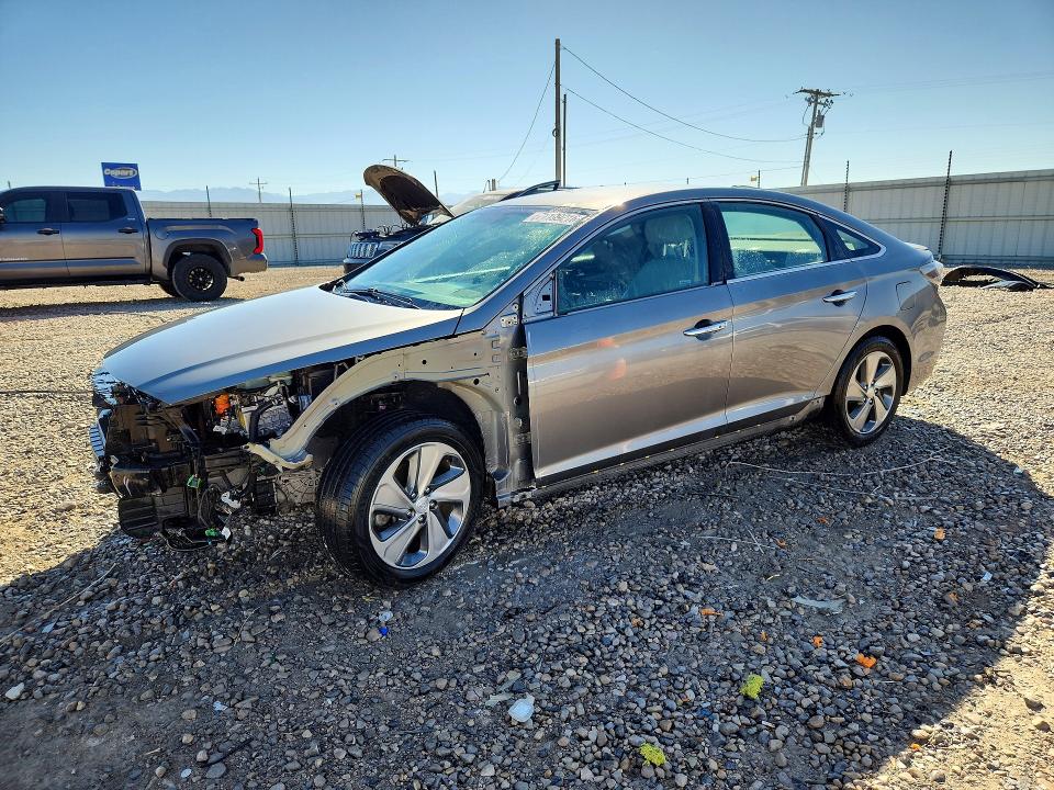 2017 Hyundai Sonata Hybrid მანქანა იყიდება აუქციონზე, vin: KMHE34L37HA067092, აუქციონის ნომერი: 71199216