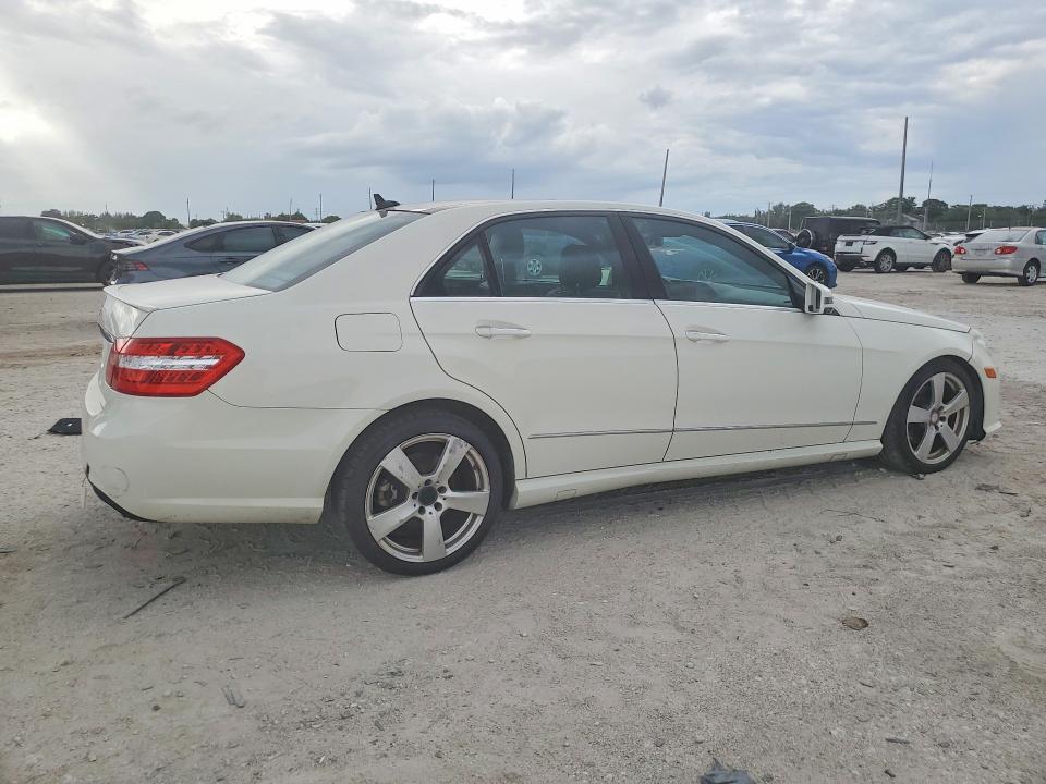 70928566 :رقم المزاد ، WDDHF5GB5BA353374 vin ، 2011 Mercedes-benz E مزاد بيع