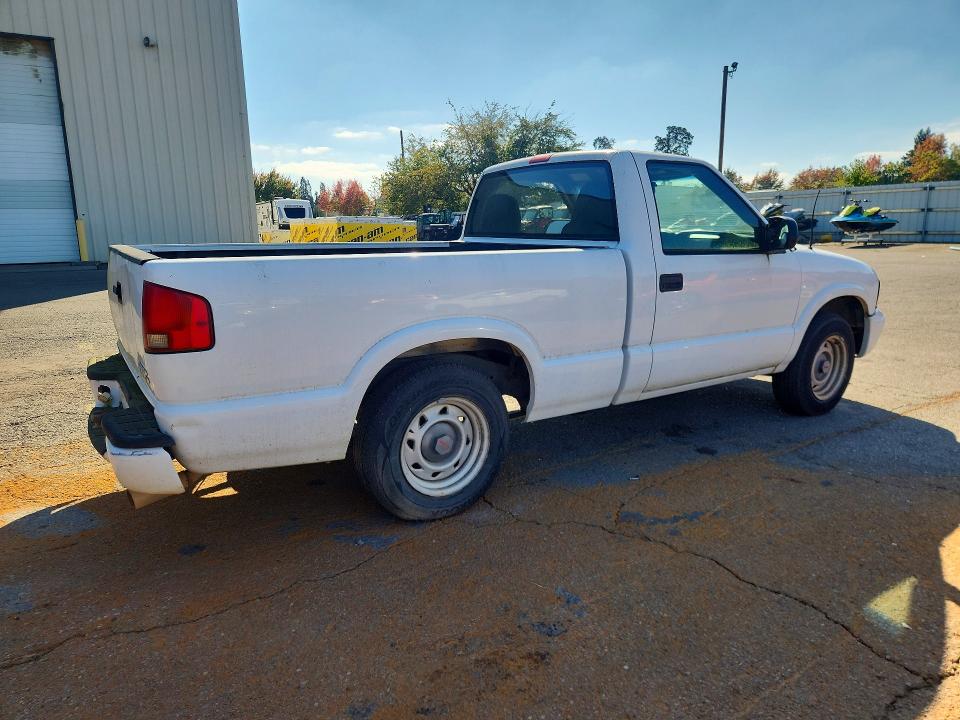 71506696 :رقم المزاد ، 1GTCS14X438266955 vin ، 2003 Gmc Sonoma مزاد بيع