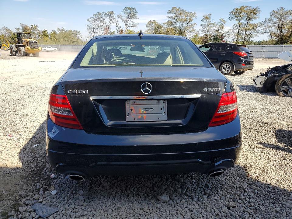 Продажа на аукционе авто 2013 Mercedes-benz C, vin: WDDGF8AB9DR254132, номер лота: 71356966