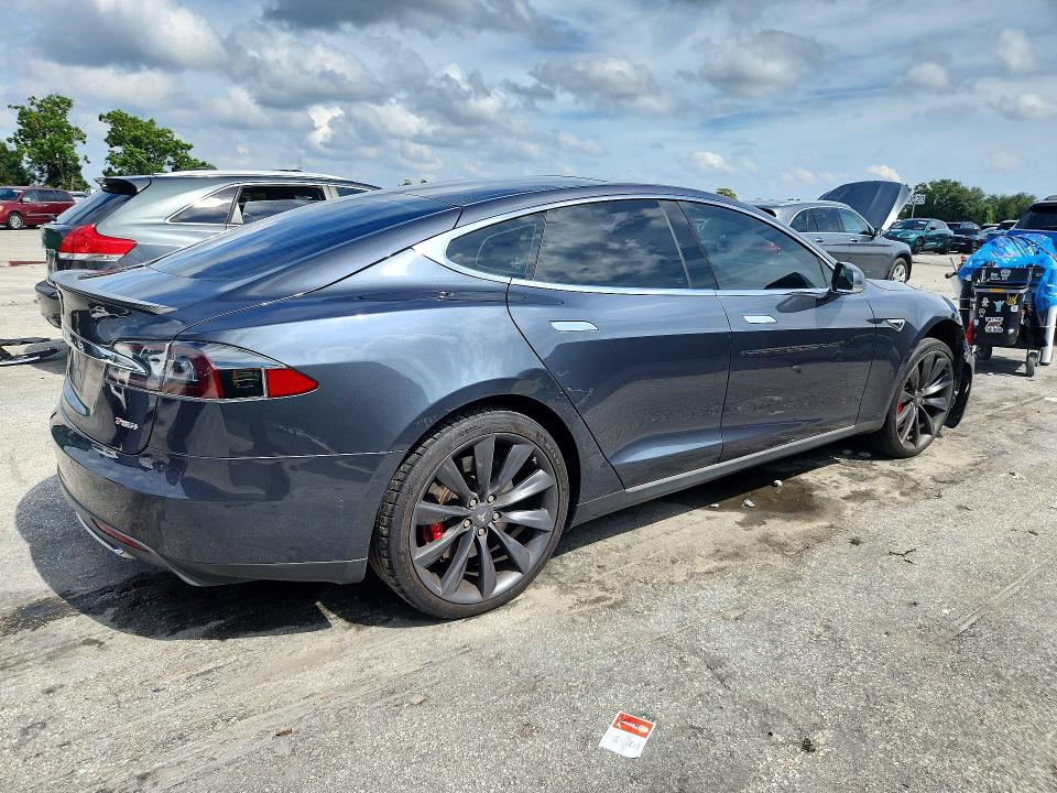 Aukcja sprzedaży 2014 Tesla Model S, vin: 5YJSA1H11EFP59595, numer aukcji: 72501886