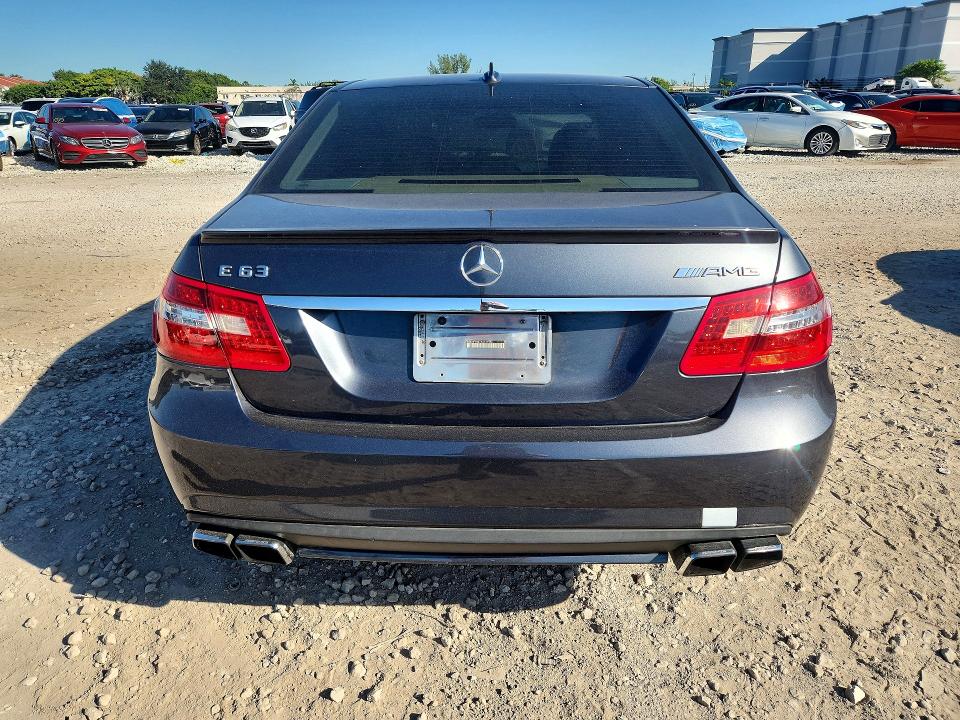 2010 Mercedes-benz E მანქანა იყიდება აუქციონზე, vin: WDDHF7HB7AA121576, აუქციონის ნომერი: 72630576